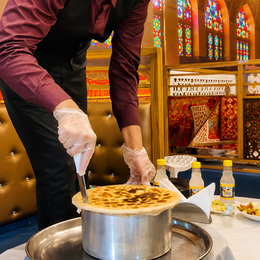 Hotel Zurbian Dining